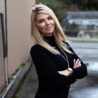 Andrea Nicole - Commercial Advisor logo