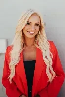 Alexis Langston- Realtor- RE/MAX Signature logo